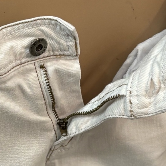 Jalate Women’s Jeans White Distressed Denim Size 13 Stretch Cotton Blend - Picture 6 of 9